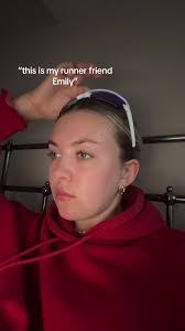 Emily South's Instagram, Twitter & Facebook