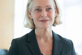 Wirtschaftsjournalist:in