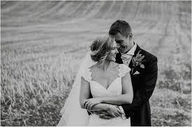 Summer Wedding Couple Portrait Natural Couple English Wedding Black And White Couple Portrait Cotswolds Wedding English Wedding Wedding Court