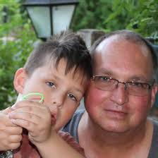 Flying Puffer Kites in Windy April Weather
