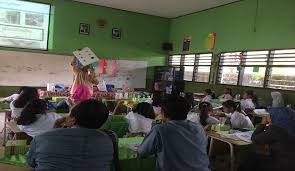 Menjalin komunikasi yang harmonis antara guru, siswa, orang tua dan seluruh warga sekolah. Workshop Hidroponik Sd Dimulai Di Sdn Kebonsari I Dan Sdn Airlangga I Tunas Hijau Id
