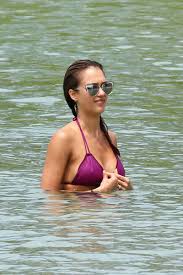 Alba's nipples revealed in Hawaii