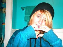 Jessica Hemenway's Instagram, Twitter & Facebook