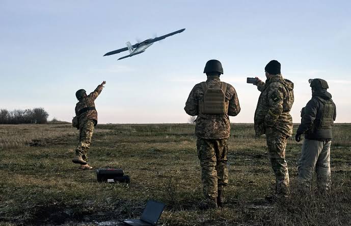 Polónia e Ucrânia vão criar "exército de drones" para proteger Europa - SIC  Notícias