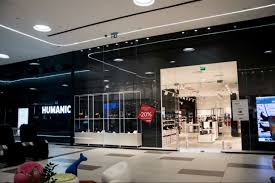 Mall cu magazine, restaurante si evenimente. Humanic Magazin Nou In Mega Mall Zonamov