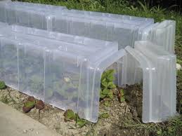 Dix Accessoires Pour Prendre Soin De Ses Plantes Pendant Les Vacances Serre Jardin Serre De Jardin Tunnel Table De Jardin