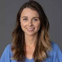 Beth Munson's Instagram, Twitter & Facebook