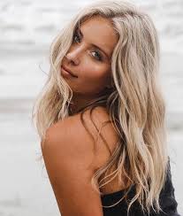 ALUMNI SPOTLIGHT⚓️Delta Gamma alum Avery Martin will be hosting a Q&A for  UCSB tomorrow