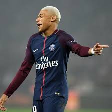 « l'ambition, c'est l'endroit vers lequel on se sent capable d'aller. Kilian Mbappe Kylianmbappe98 Twitter