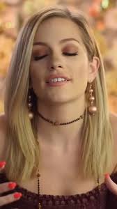 Bride Justine visits Kleinfeld looking for a ballgown that makes her feel  like a princess. She also wants it to be detachable so it turns into a  cocktail party, but Randy is