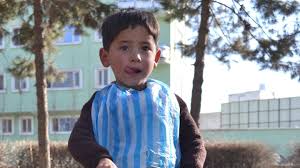 Jun 26, 2021 · volgende week woensdag is de laatste dag dat lionel messi (34) nog onder contract ligt bij zijn club barcelona. Lionel Messis Fan Mit Plastiktuten Trikot Mochte Raus Diesem Land Stern De