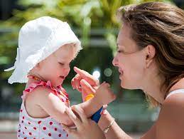 Astfel, de la 1 ianuarie 2022, vârsta de pensionare va fi de 62 de ani pentru bărbați și de 57 de ani pentru femei. Noua Lege A Pensiilor Cazurile In Care Mamele Pot Beneficia De Reducerea Varstei De Pensionare