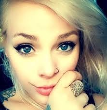 Mai Mason's Instagram, Twitter & Facebook