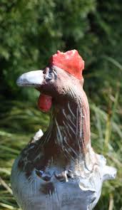 Gartenkeramik Huhn In 2020 Garten Fruhling Deko Gartenkeramik Gartendekoration