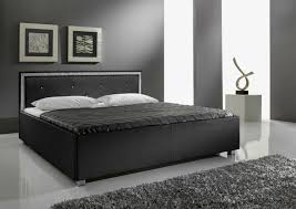 Das lederbett frankfurt belegt auf anschauliche art, wie gut lederbezüge bei einem bett aussehen können. Designer Lederbett Mit Swarovski Elements Leder Polsterbett Schwarz Oder Weiss Ebay
