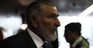 They're yelling at Adán Augusto López in Mexico City's Historic Center:  "The one with the sweeper!" : r/mexico