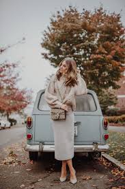 25 top lifestyle bloggers that are sharing to millions around the world · 1. All White Flowers Fashion Travel Lifestyle Blog By Lauren Parker Mood Boards Inspiration Fas Fashion Lifestyle Normcore Fashion Fashion Lifestyle Blog