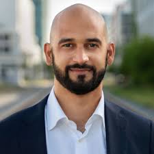 Andres Nava's Instagram, Twitter & Facebook