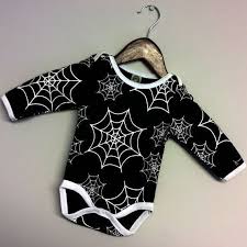 Coole Babykleidung Steampunk Cobweb Baby Wachsen Schwarze Strampler Mit Weissen Spinnennetz Cool Baby Clothes Goth Baby Unique Baby Clothes