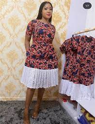 Voir plus d'idées sur le thème robe africaine, mode africaine, tenue africaine. Model De Robe Pagne Avec Dentelle Epingle Par Makaltoum Garba Sur Modeles Mode Africaine Le Top Dentelle Se Combine Tres Bien