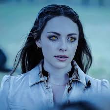 Sabrina Spellman contra Hope Mikaelson : r/TheOriginals