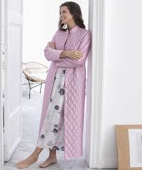 Robe De Chambre Matelassee En Satin Robe De Chambre Idees De Mode Mode Simple