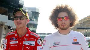 Valentino rossi presento casco tributo a marco simoncelli en misano 2013. Rossi Retirement Talk Lies Eurosport
