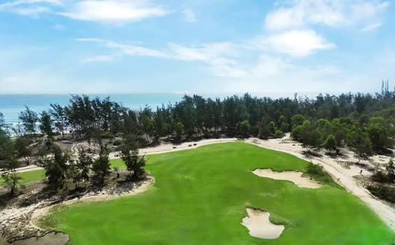 Ảnh] Chiêm ngưỡng Sân golf Golden Sands Golf Resort - Tuyệt tác miền di sản cố đô Huế