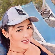 This Leon Goretzka & Leroy Sané reunion. 🥰 Give these two a nickname. 👇  #MiaSanFamily