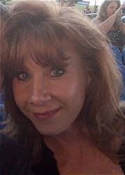 Tracy Lewinski's Instagram, Twitter & Facebook