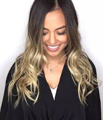 صبغة اومبري اشقر رمادي غامق و فاتح و فضي درجات اللون و الطريقة Ombrehair Hairstyles Haircolor Hairco Ombre Hair Blonde Ash Blonde Ombre Hair Blonde Ombre