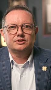 Autoworkers have had enough of UAW's Shawn Fain and they could move to oust  him. Autoworker Tim Bloom and reporter @frannieblock sound off with  @dagenmcdowell & @davidwebbshow