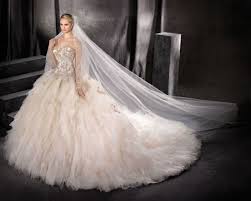 Les collections de robes de mariée 2021 proposées par venez essayer votre robe de mariée. Robe De Mariee 176 15 Par Kelly Star Collection 2017 Robes