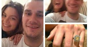 El heredero de Playboy se comprometió con la actriz Scarlett Byrne