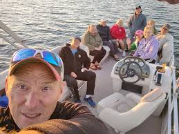 Several of the DL Pickleball players put their paddles down to Pontoon and  enjoy a beach bonfire tonight ...thanks Barry for a beautiful evening and  Karen for the homemade ice cream! |