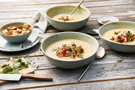 Kartoffelcremesuppe Rezept Rezept In 2020 Kartoffelcremesuppe Rezept Kartoffelcremesuppe Kartoffelsuppe Rezept Einfach