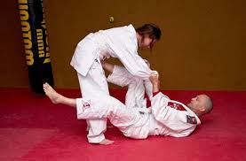 Brazilian jiu jitsu has increasingly become one of the most widely used martial art today. Brazilian Jiu Jitsu Fur Einsteiger In Wels Jochen Schweizer Erlebnisse