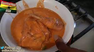 Fufu ne Akokɔ A Tutu Nkatenkwan (Fufu and Smoked Chicken Peanut Soup) -  YouTube