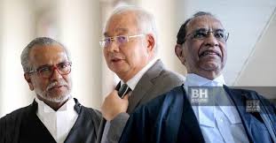 Hadir sama, menteri pelajaran yang juga sepupu mohamed nazim, datuk seri hishammuddin hussein dan isteri serta ahli keluarga. Penentuan Nasib Najib Razak Pagi Ini