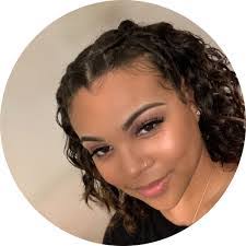 Jillian Jones's Instagram, Twitter & Facebook