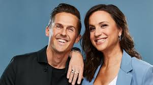 Der offizielle account von deutschlands schönster tanzshow bei rtl hier twittern wir zu #letsdance. Petra Mede Och David Lindgren Blir Nya Programledare For Let S Dance 2021 Tv4 Se