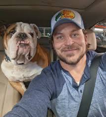 Early start ! People hope you have a beautiful Xmas!! Your never alone when  having a bully for sure x