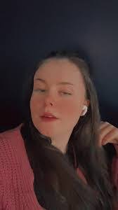 Alyssa Ellison's Instagram, Twitter & Facebook