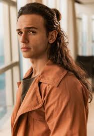 Bruno Ahmed, da série Reis, sobre o vício em apps: 'Qual é a cultura que  tem isso? Fazer dancinha e ser famoso?'