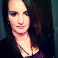 Danielle Wine's Instagram, Twitter & Facebook