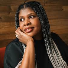 Turns out one has plenty of time to read when bullied off the internet. 🤣  Here are some recent reads and book recs from Ali Hazelwood. 😍 BE NICE.