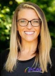 Kara Hooker's Instagram, Twitter & Facebook