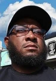 Sarai Smith's Instagram, Twitter & Facebook