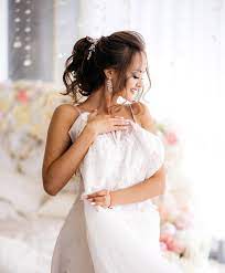 Deine hochzeit steht bevor und wir helfen dir das schönste brautkleid für dich zu finden. Brautkleid Nach Der Hochzeit 13 Schone Kreative Romantische Verwendungsideen