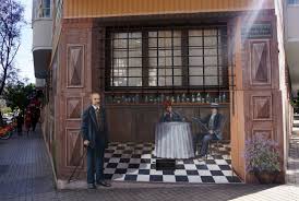 Barrio arte propone un encuentro con la comunidad porque creemos que el desarrollo integral se logra con la generación del sentido de pertenencia. Fotos Historico Mural De Santiago Fue Borrado Este Martes Cooperativa Cl